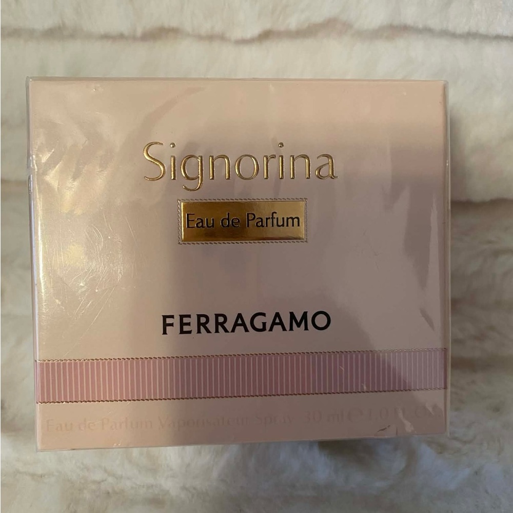 ❤️SALE❤️✨🆕✨Brand New Ferragamo Signorina